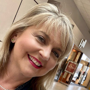 Meet your Posher, Deana